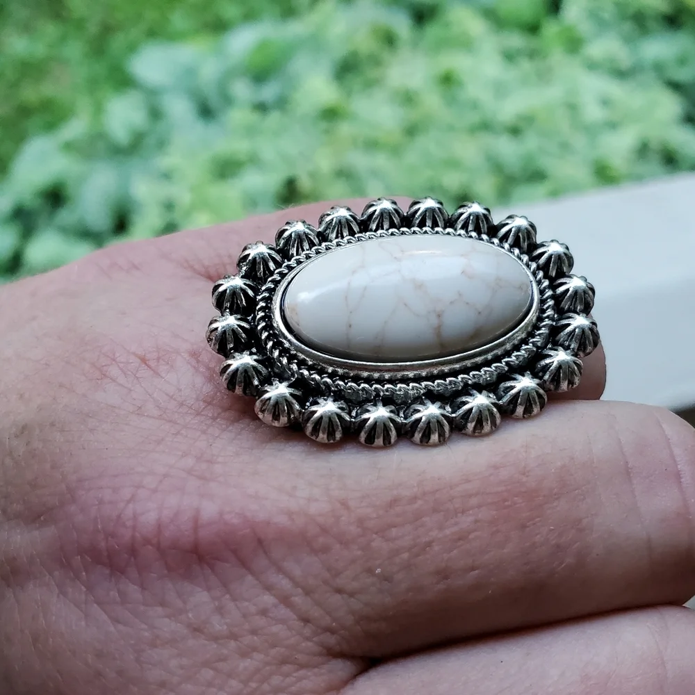 Free Spirit Boho Native South Western People Oval Sunburst bead Stretch Ring Nwt